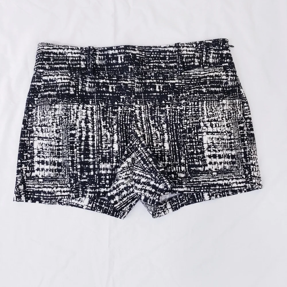Ann Taylor Black White Patterned City Shorts Geometric Zip Size 10